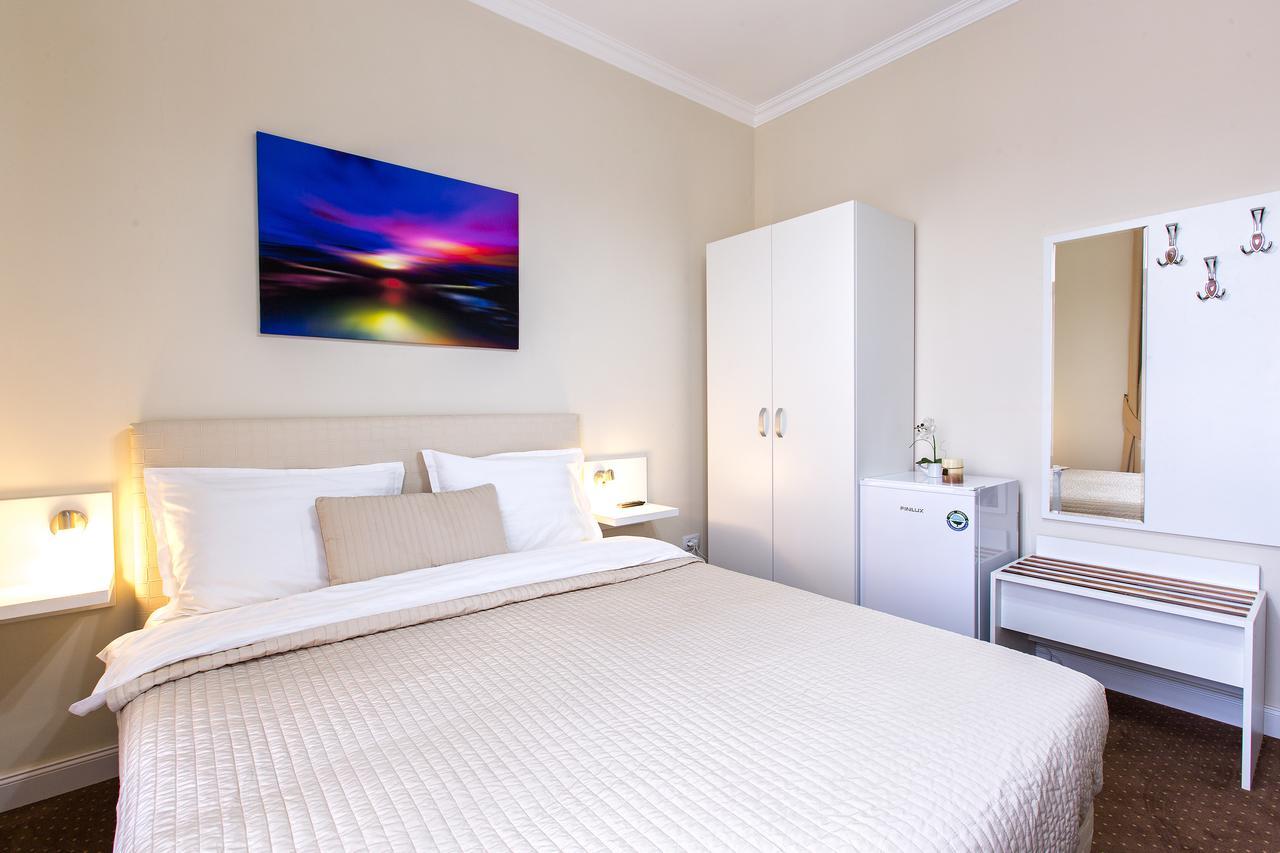 Prestige Hotel Jászvásár Kültér fotó