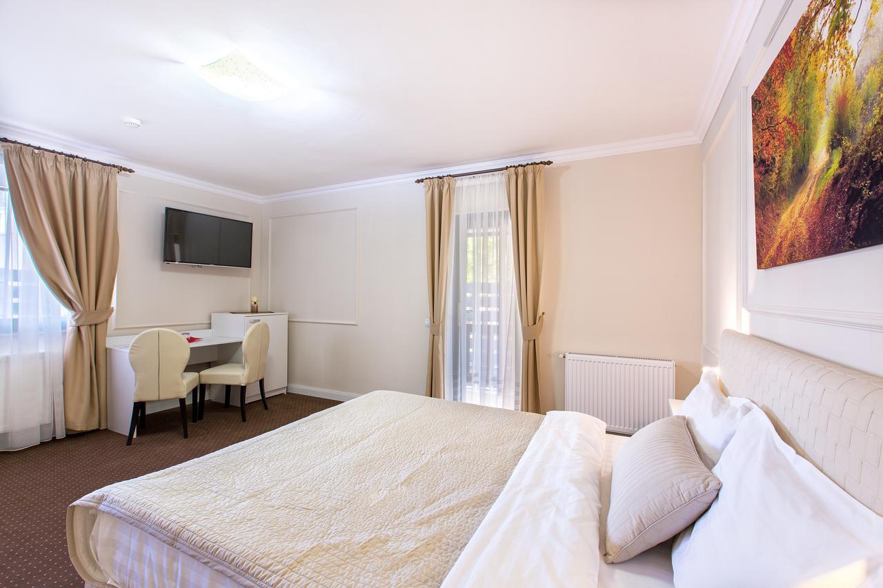 Prestige Hotel Jászvásár Kültér fotó