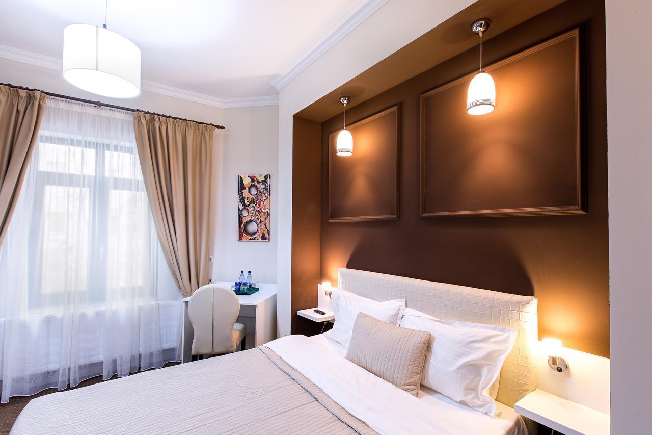Prestige Hotel Jászvásár Kültér fotó