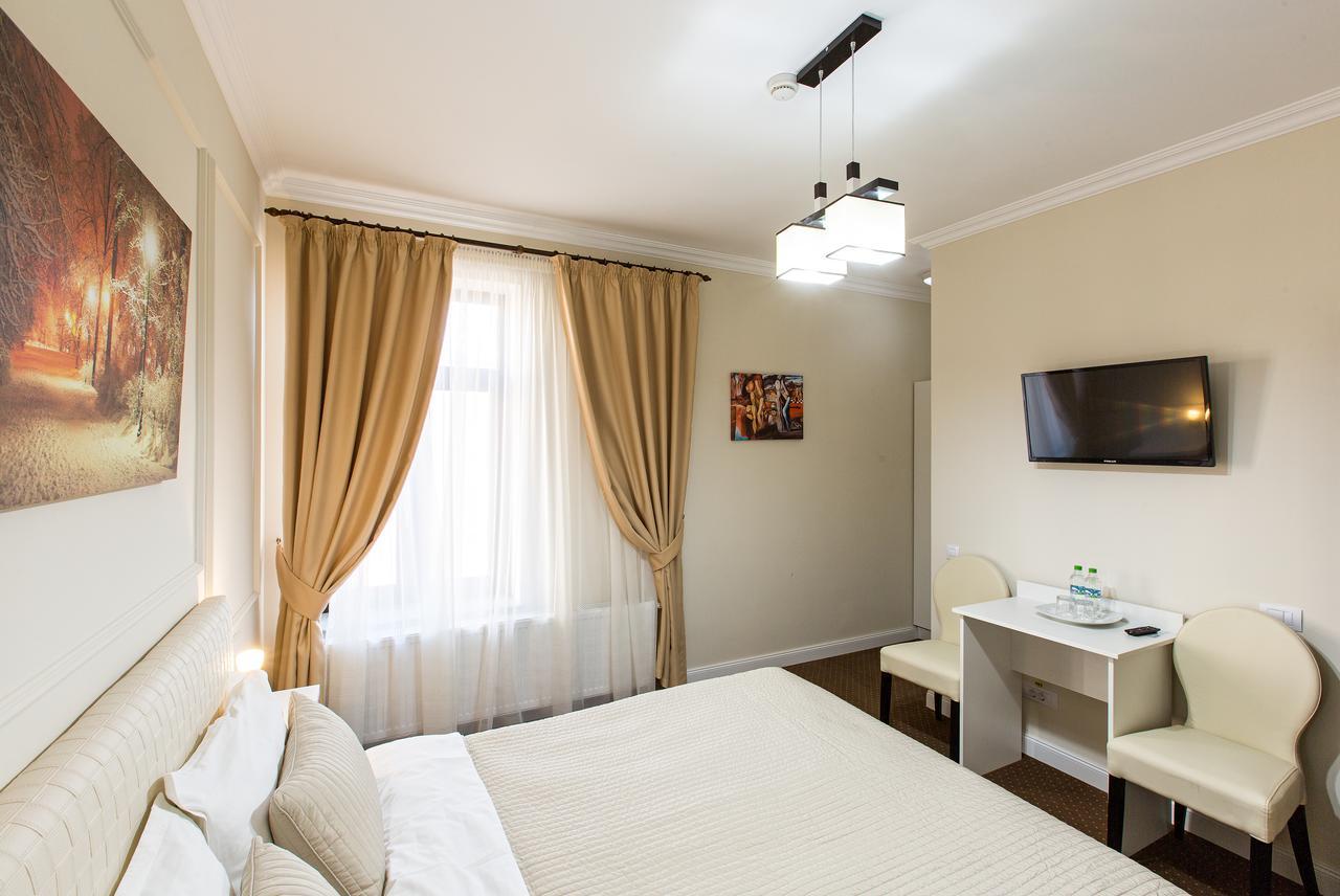 Prestige Hotel Jászvásár Kültér fotó