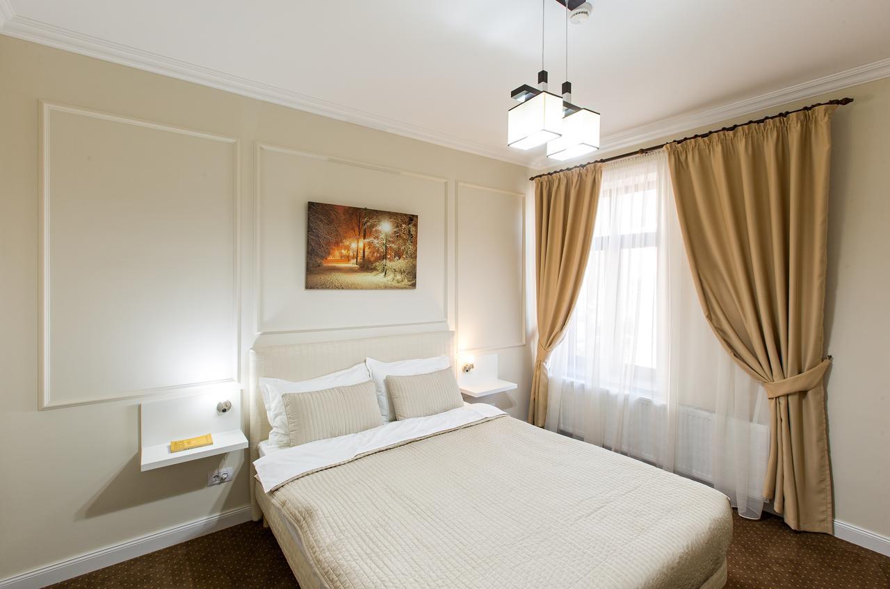 Prestige Hotel Jászvásár Kültér fotó